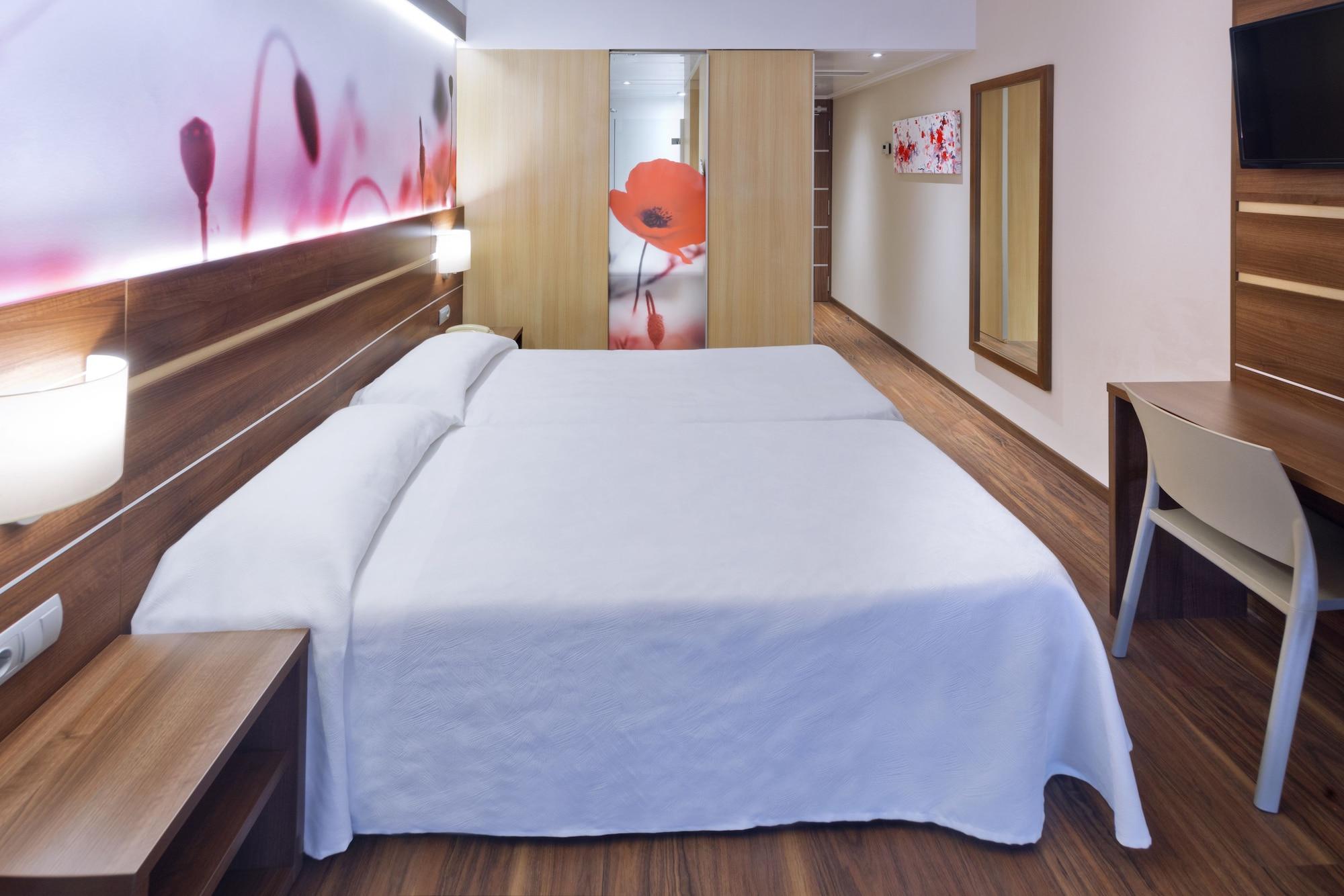 โฮเต็ล โวลก้า Hotel กาเลญา ภายนอก รูปภาพ