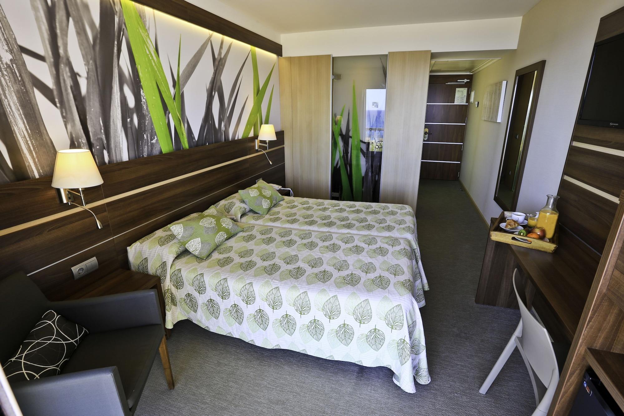 โฮเต็ล โวลก้า Hotel กาเลญา ภายนอก รูปภาพ
