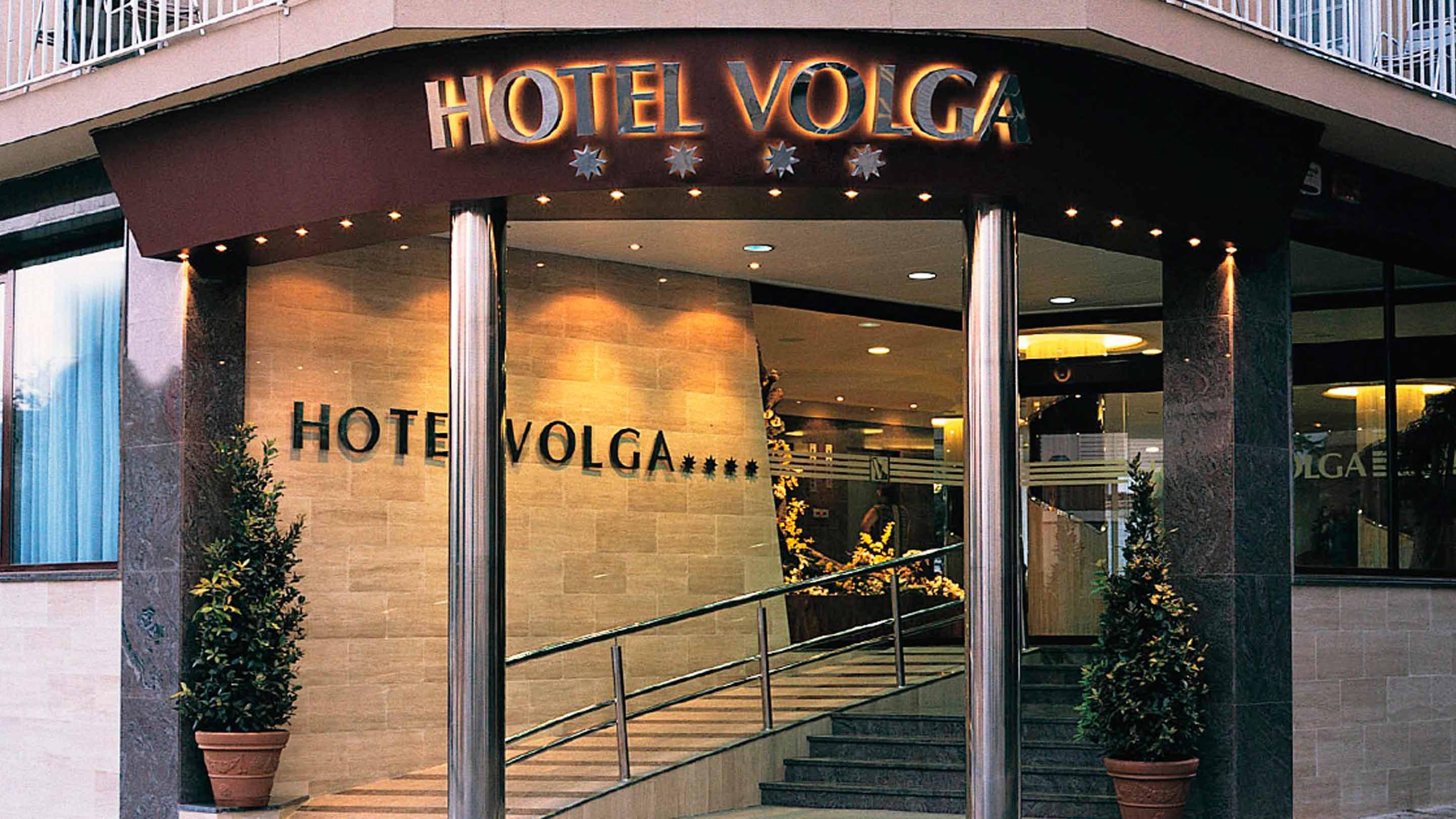 โฮเต็ล โวลก้า Hotel กาเลญา ภายนอก รูปภาพ